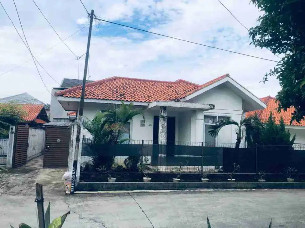 Rumah Luas dalam cluster di Jatiwaringin Pondok Gede