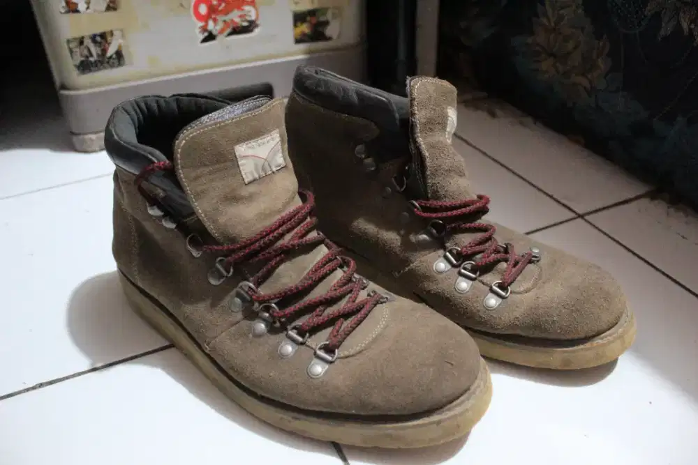 Sepatu Calvin Klein Outdoor High – Brown Suede (Size 42)