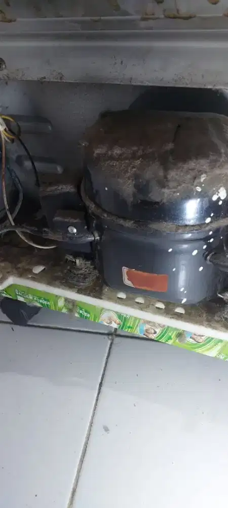 SERVIS KULKAS RUSAK