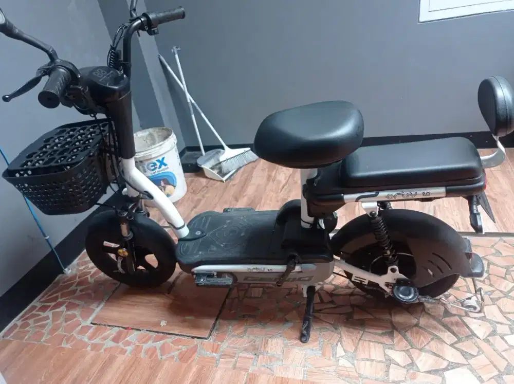 JUAL SEPEDA LISTRIK GENIO ORBY 2