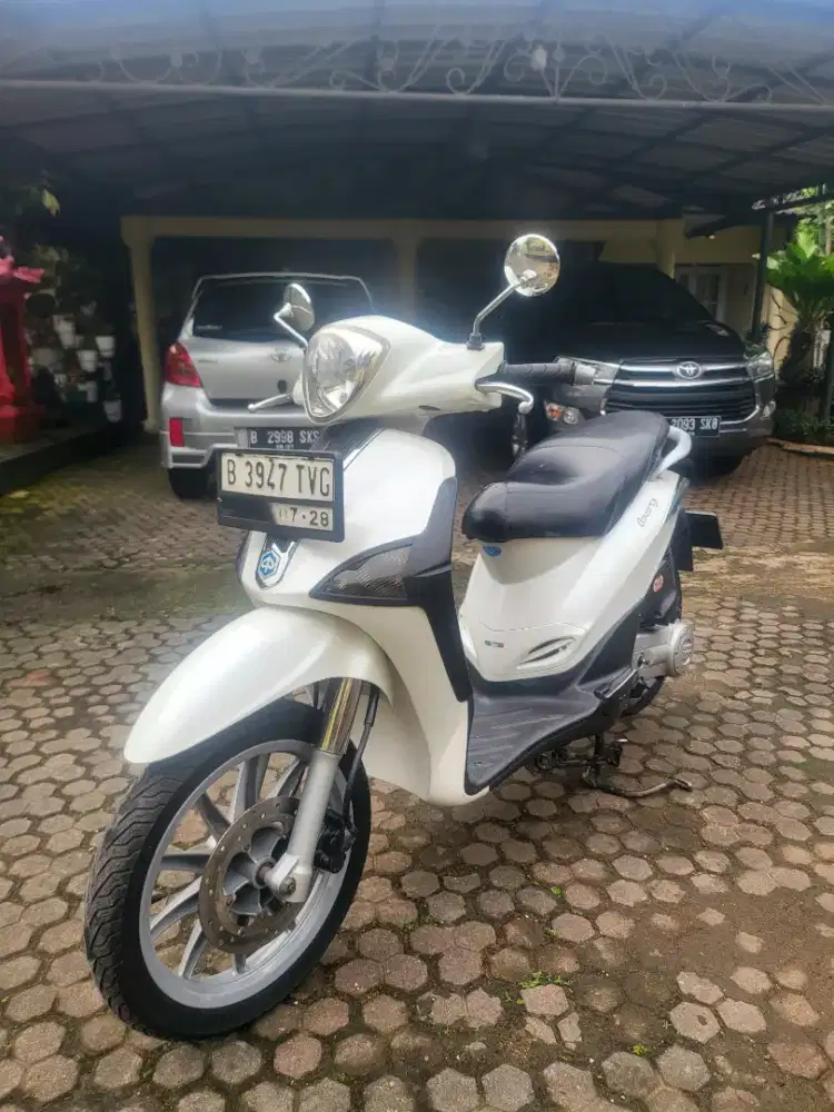 Piaggio Liberty 2012 Putih Full Orisinil Low KM Antik
