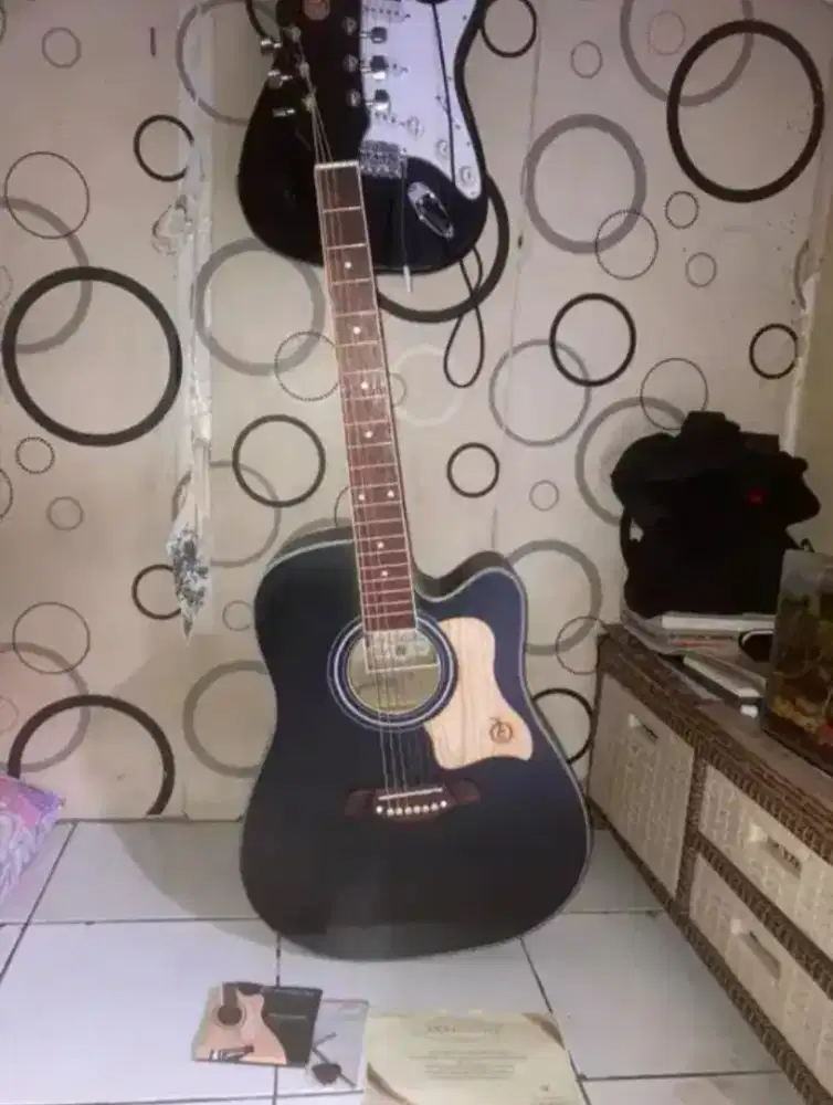 gitar Mandalika ori