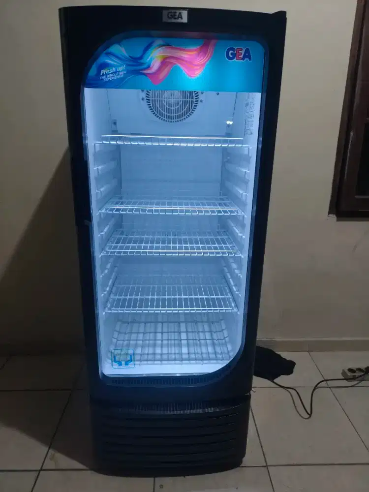 SHOWCASE GEA LIKE NEW/DISPLAY COOLERS GEA