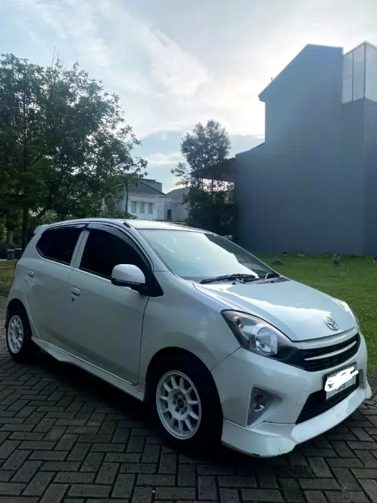 Dijual – Daihatsu Ayla Putih 2015