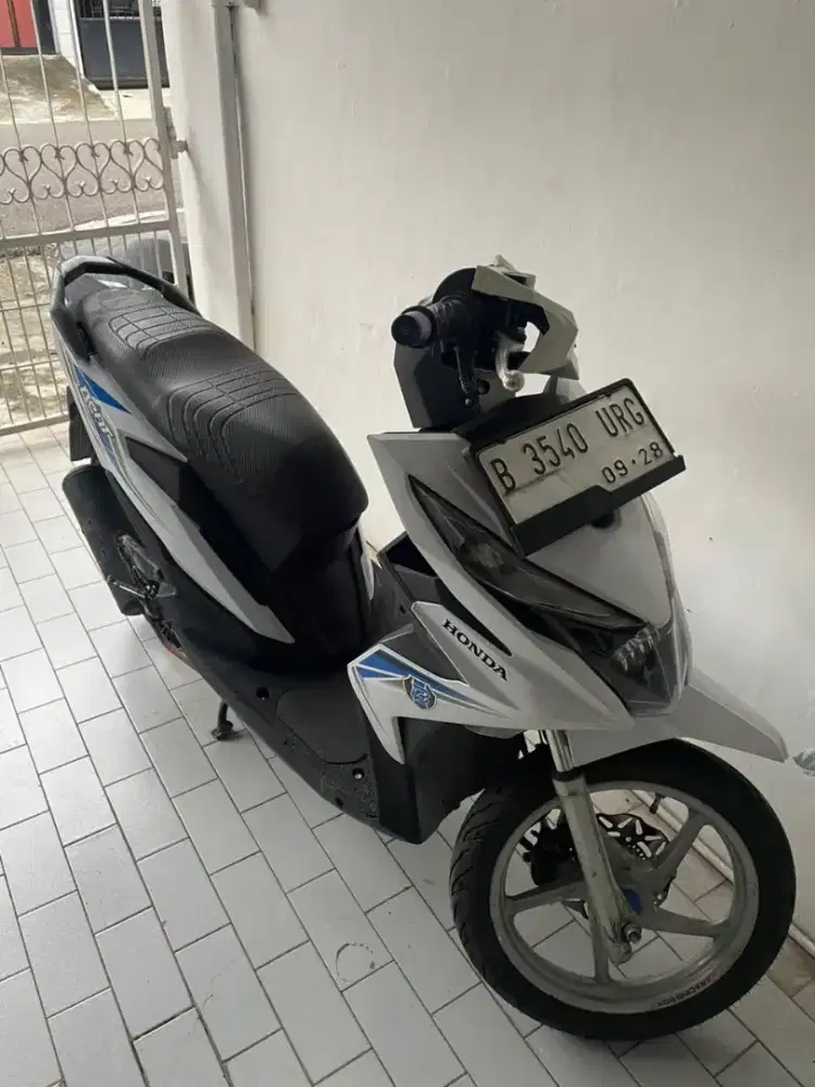 Honda beat 2018 putih