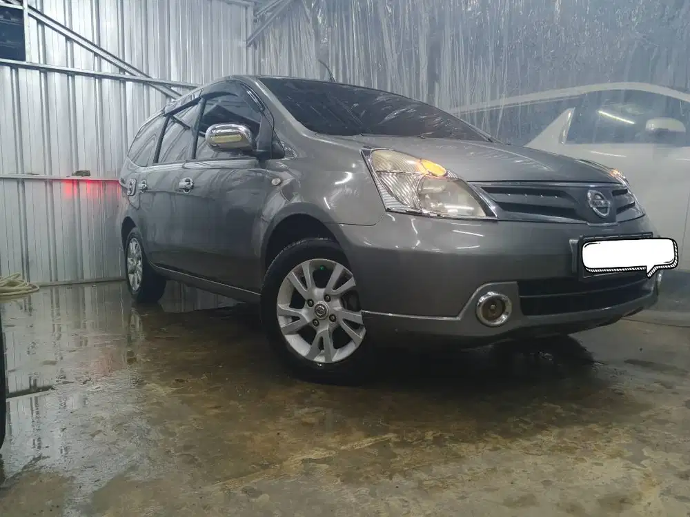 Nissan Livina 2011