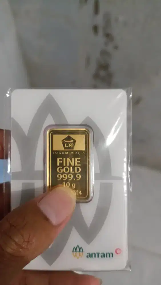 Emas antam logam mulia