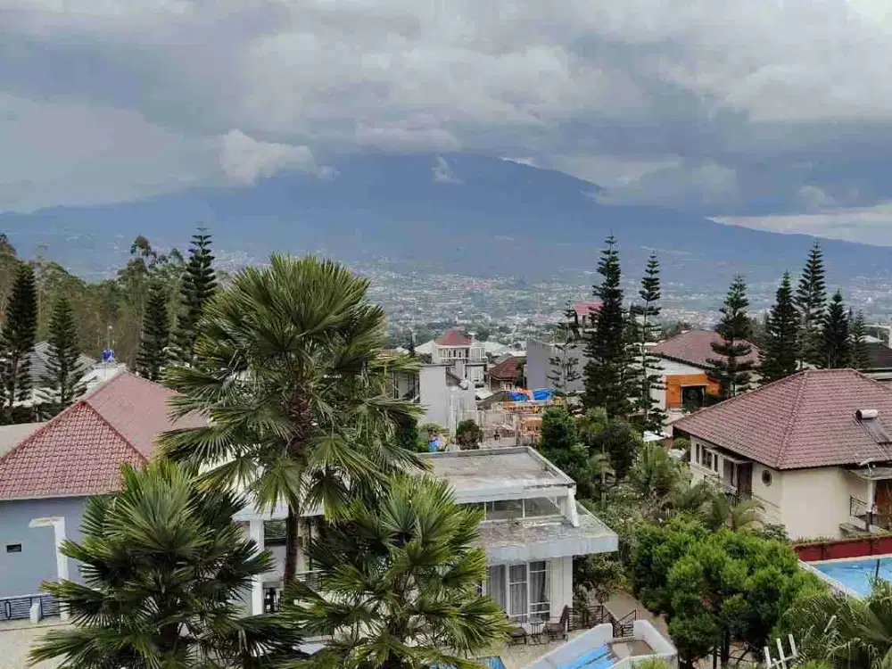 Disewakan vila bagus kapasitas besar plus kolam renang