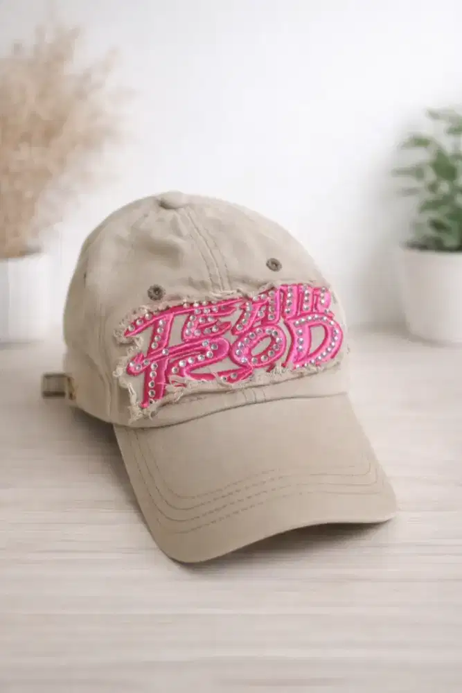 Topi Wanita cocok untuk kalian ingin tampil keren