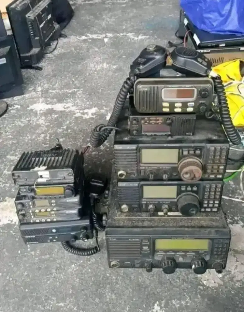 RADIO RIG HT SSB SWR DIBELI CARI