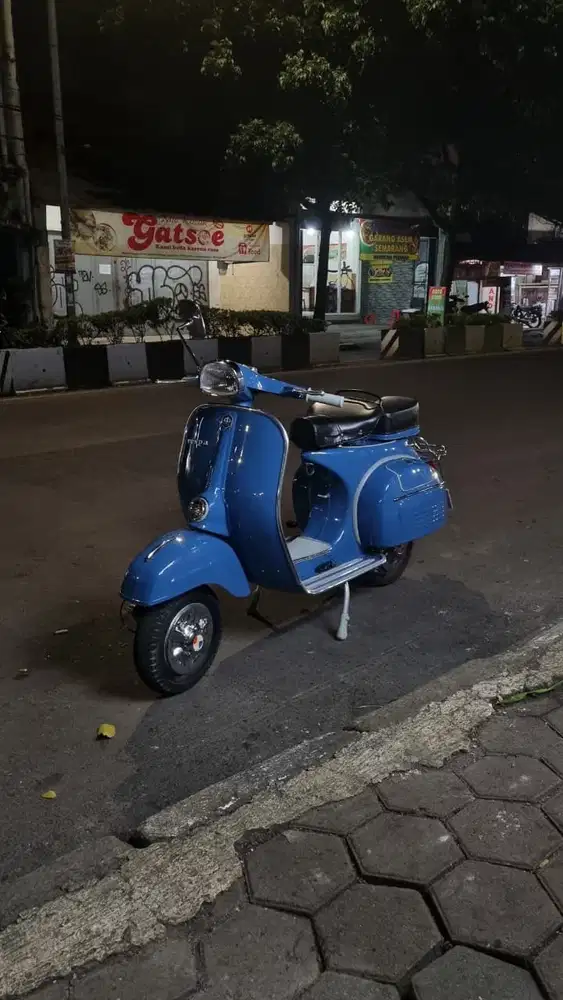 Vespa Super 1980 full restorasi