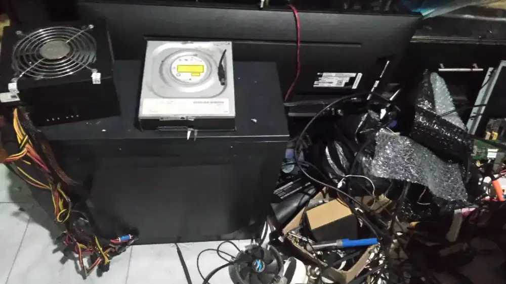 Di beli barang2 elektronik yg sudah rusak