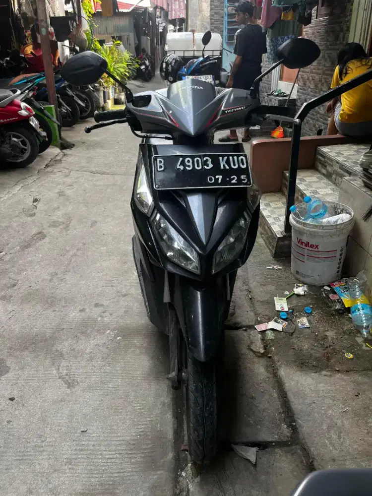 Vario techno tahun 2011 110 cc