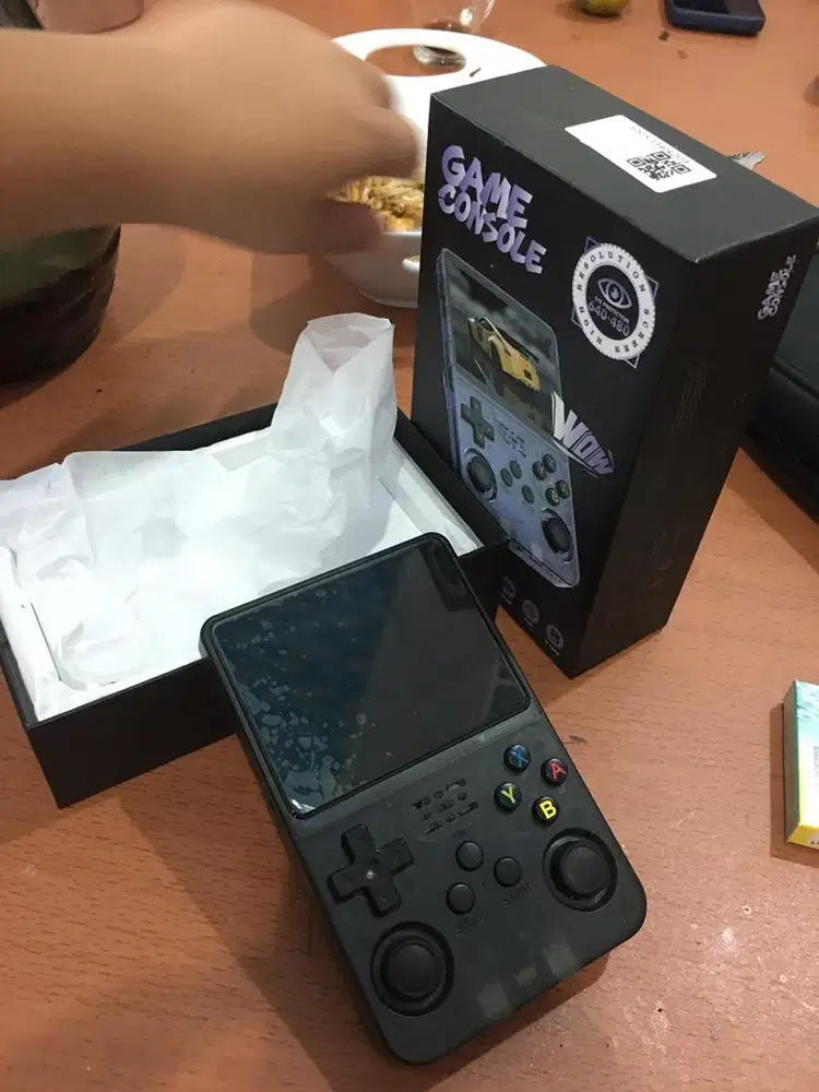 Game consule r36s ARM 64bit masi kaya baru