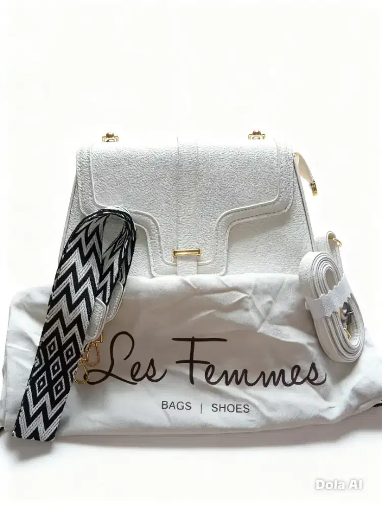 Tas les femmes warna putih