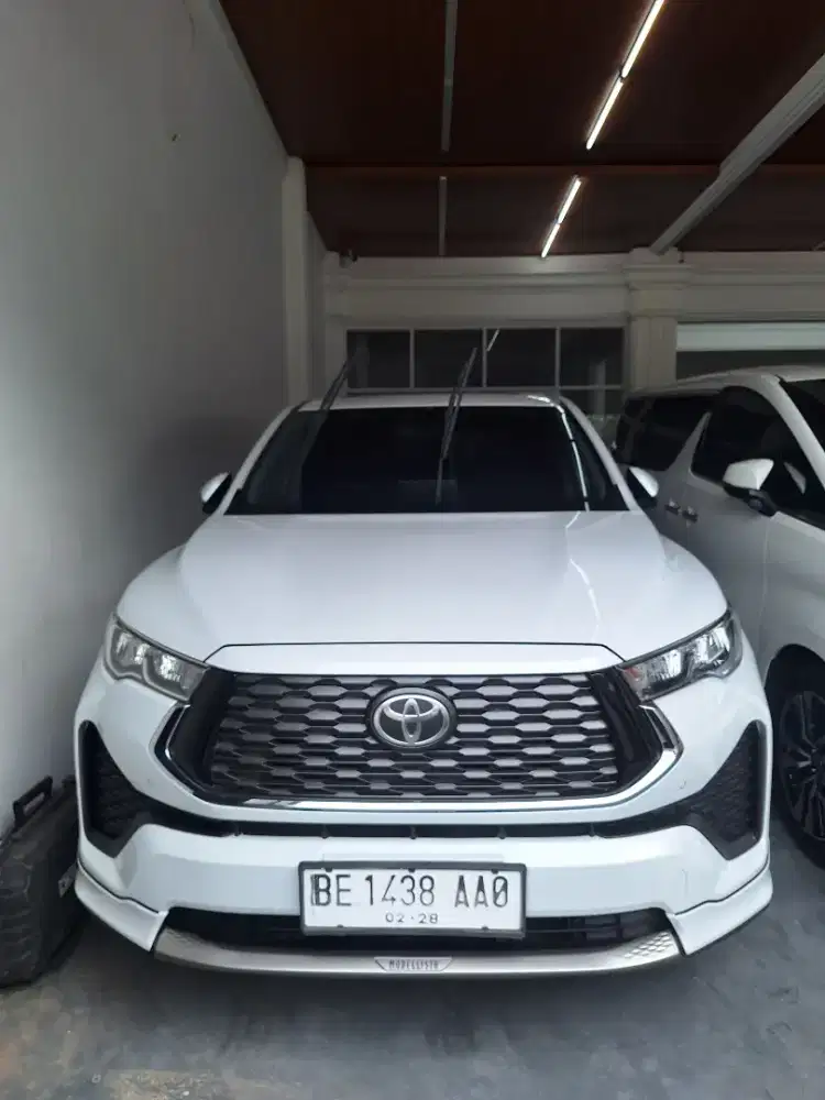 Toyota Innova zenix v 2.0 hybrid modelista