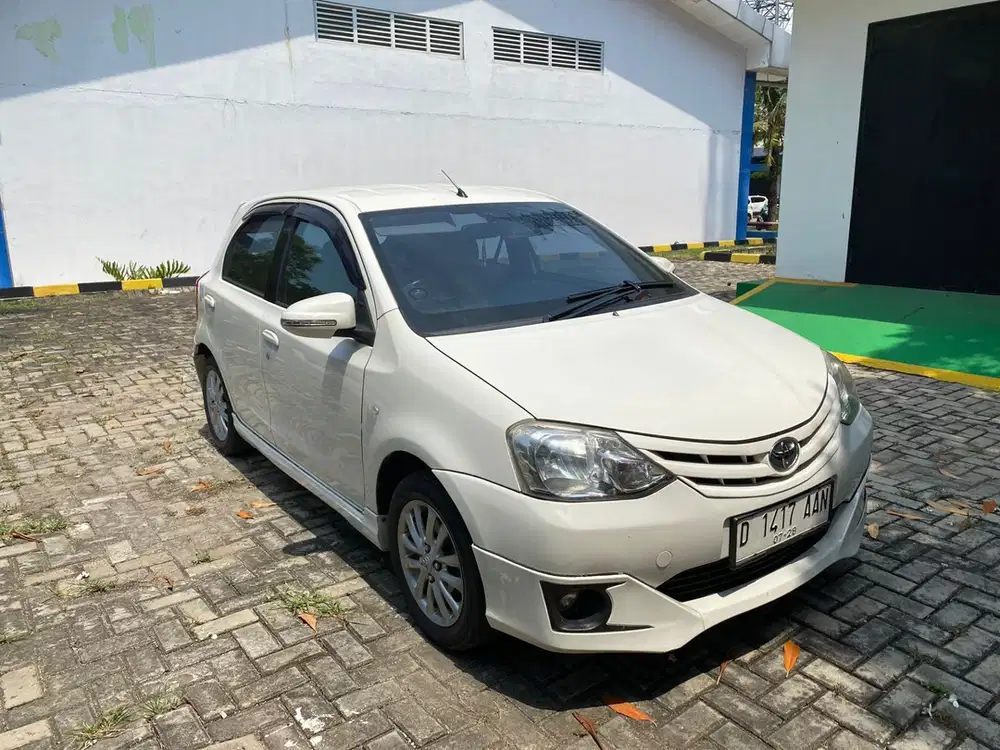 Toyota Etios Valco 2013 Bensin