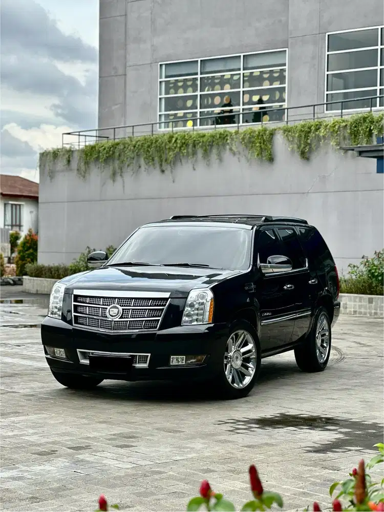 CASH Cadillac Escalade 6.2L PLATINUM 2011 FACELIFT