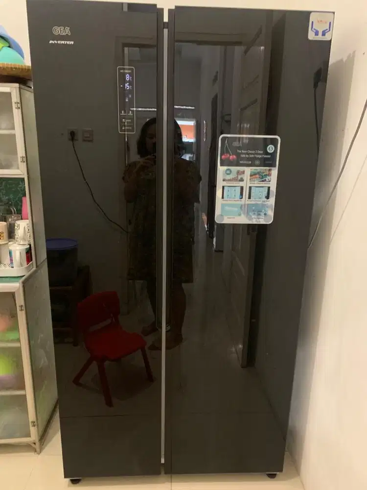 Kulkas gea side by side tipe G2D-563