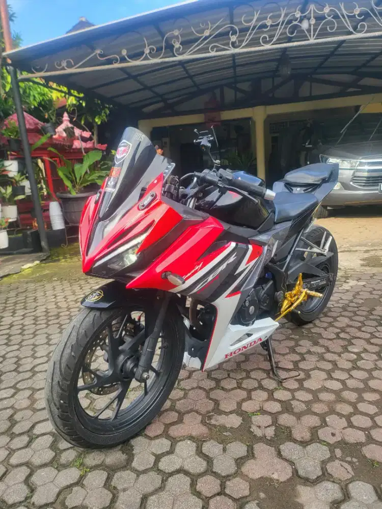 Honda CBR 150R LED 2017 Mulus Orisinil Siap Pakai