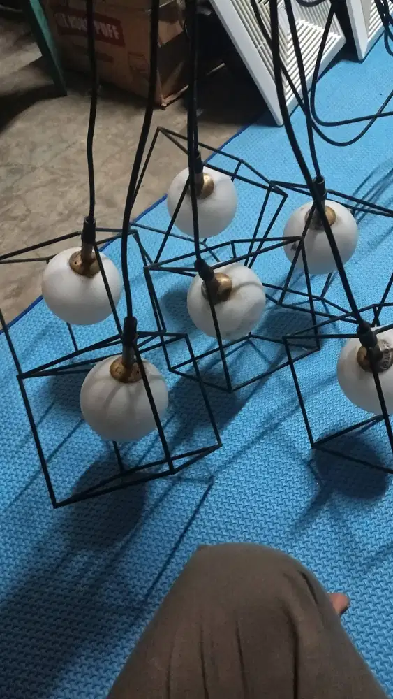 Lampu gantung hias industrial