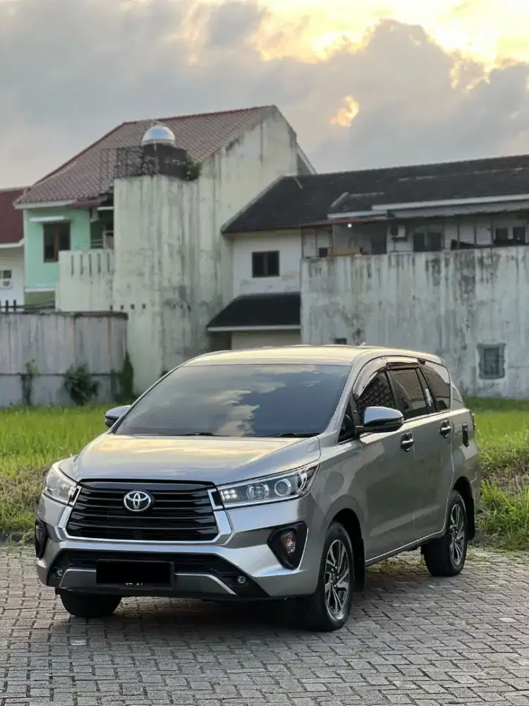 Toyota kijang innova Reborn v matic 2022 diesel