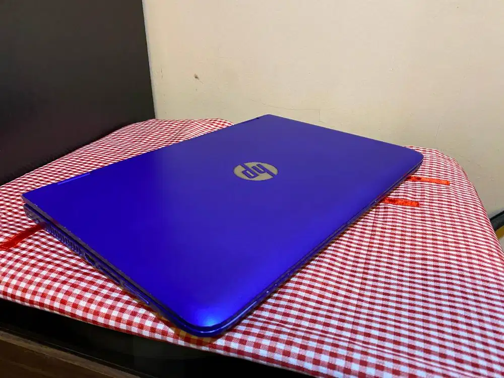 Laptop Hp Core i3 Gen 6 ssd TouchScreen kondisi baik
