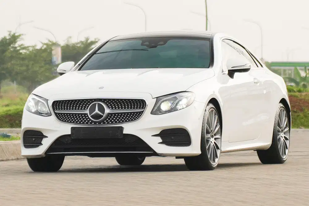 Coupe Supremacy! Mercedes Benz E300 Coupe AMG 2017 White on Red! C300