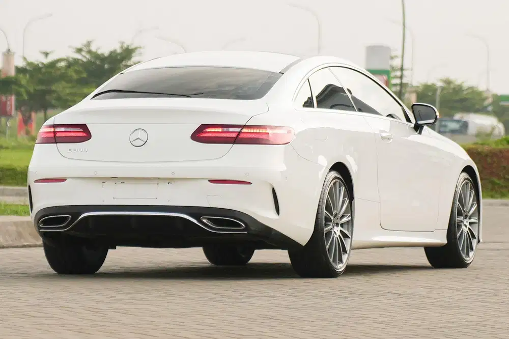 Adaptive Cruise! Mercedes Benz E300 Coupe AMG 2017 White on Red! M4