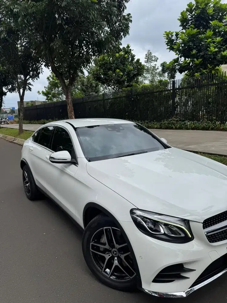 mercedes GLC300 GLC 300 coupe 2019 reg 2021 1st hand!body cakep