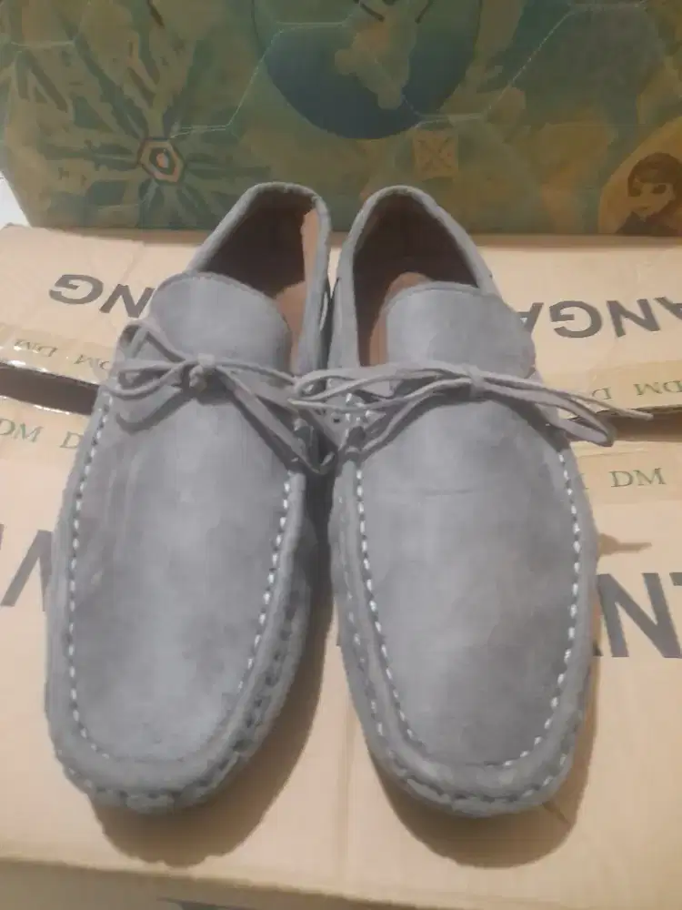 Sepatu manzone size 43 kulit suede like new