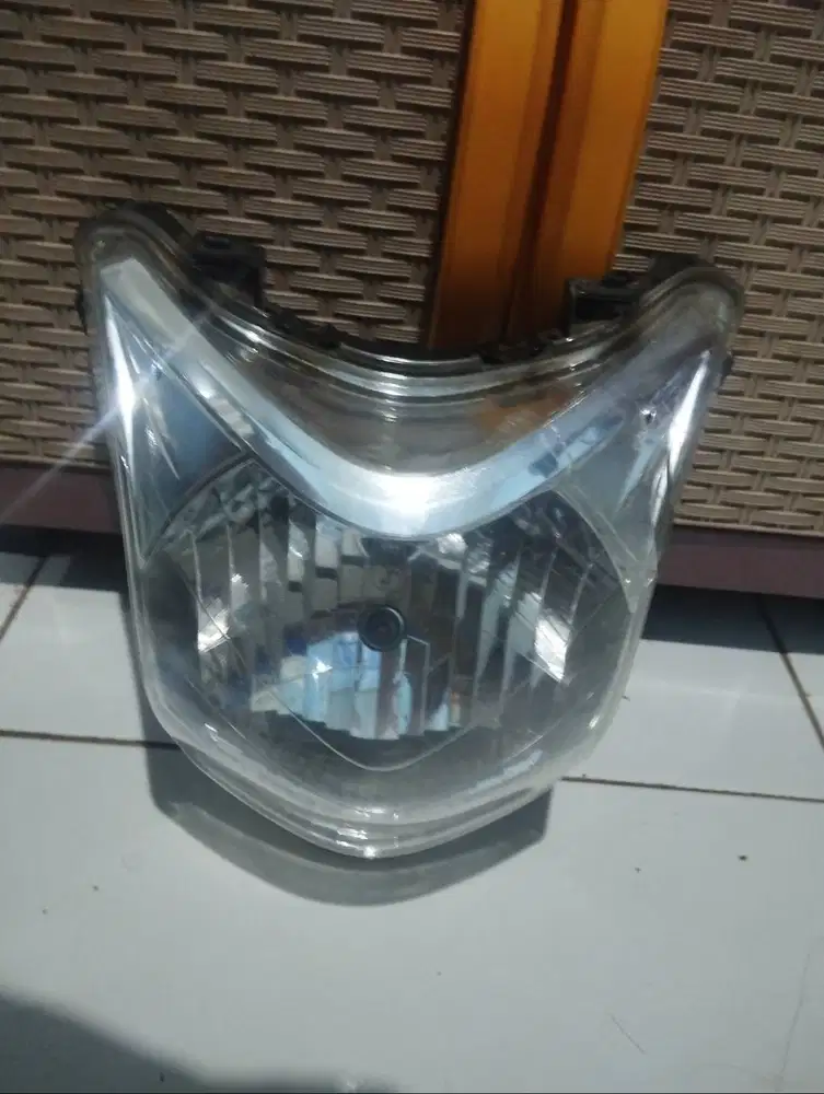 Batok lampu depan mega pro