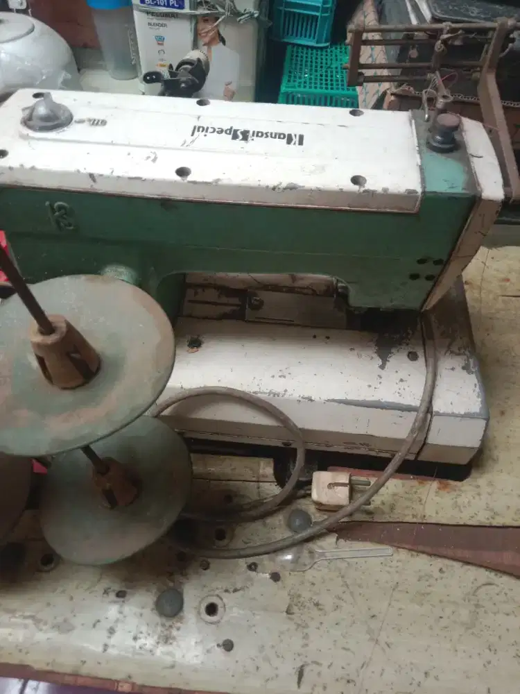 Mesin Jahit Kam Overdeck Merk Kansai