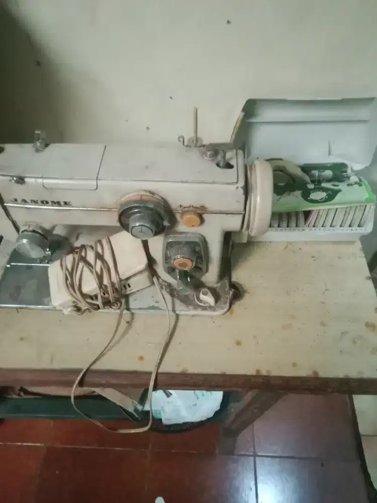 Mesin Jahit Zig Zag Dinamo Kecil Merk Janome