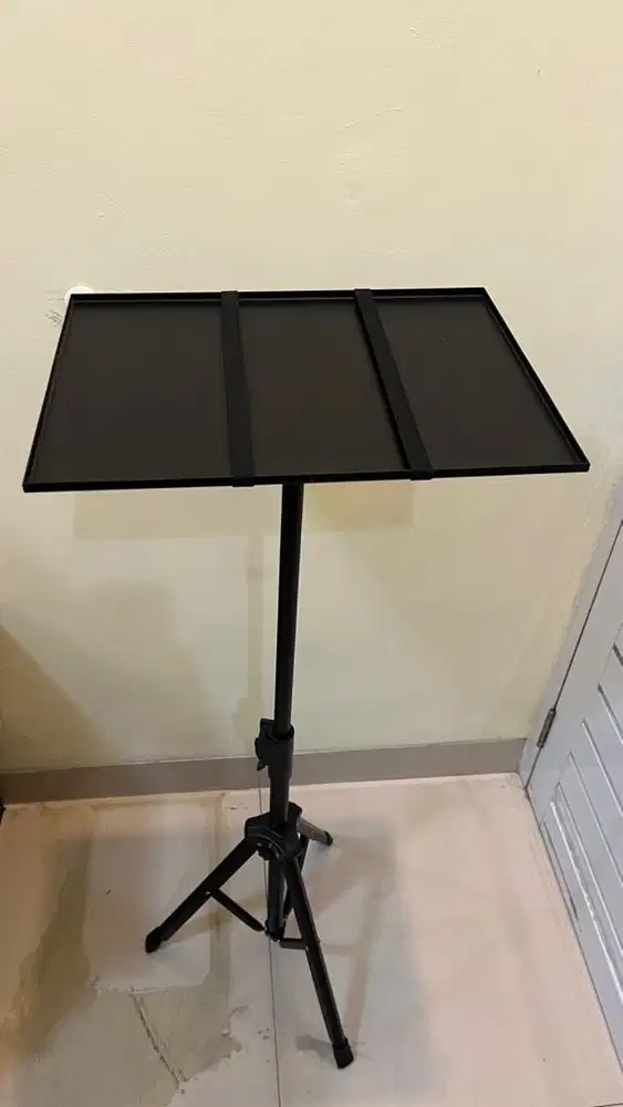 Tripod Stand dan Tatakan/Tray Projector/proyektor