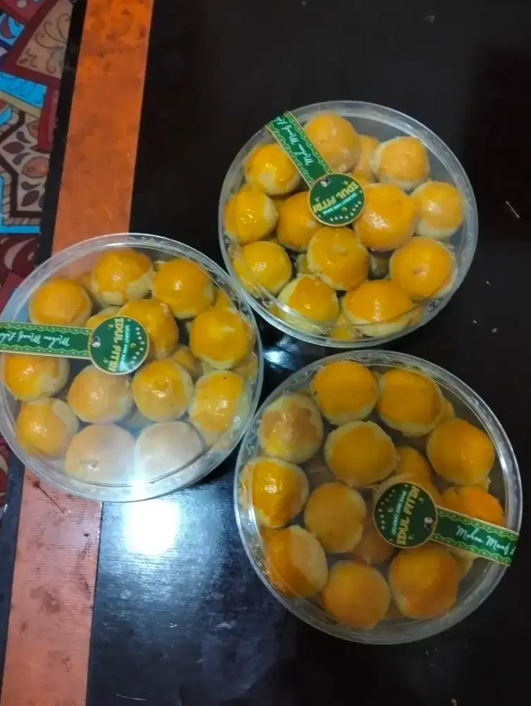 Kue kering seperti nastar kastengel kue kacang bolu