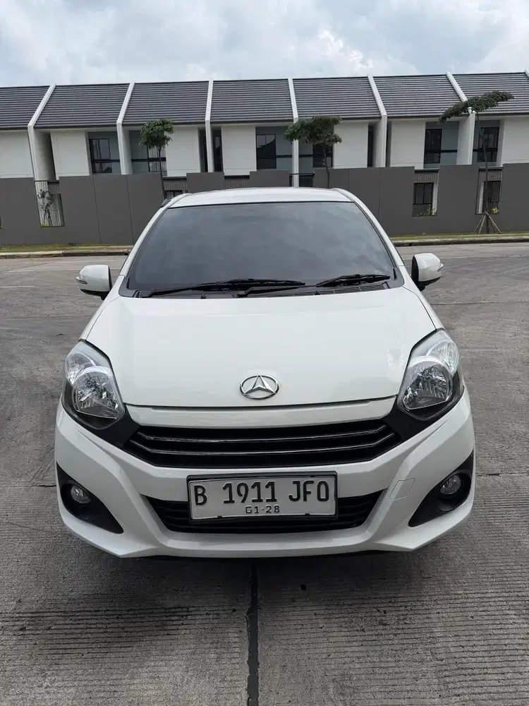 ayla X at matic 2022 putih km low