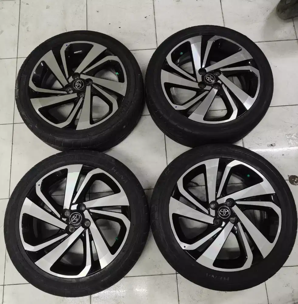 Jual velg oem raize ring 17 berikut ban