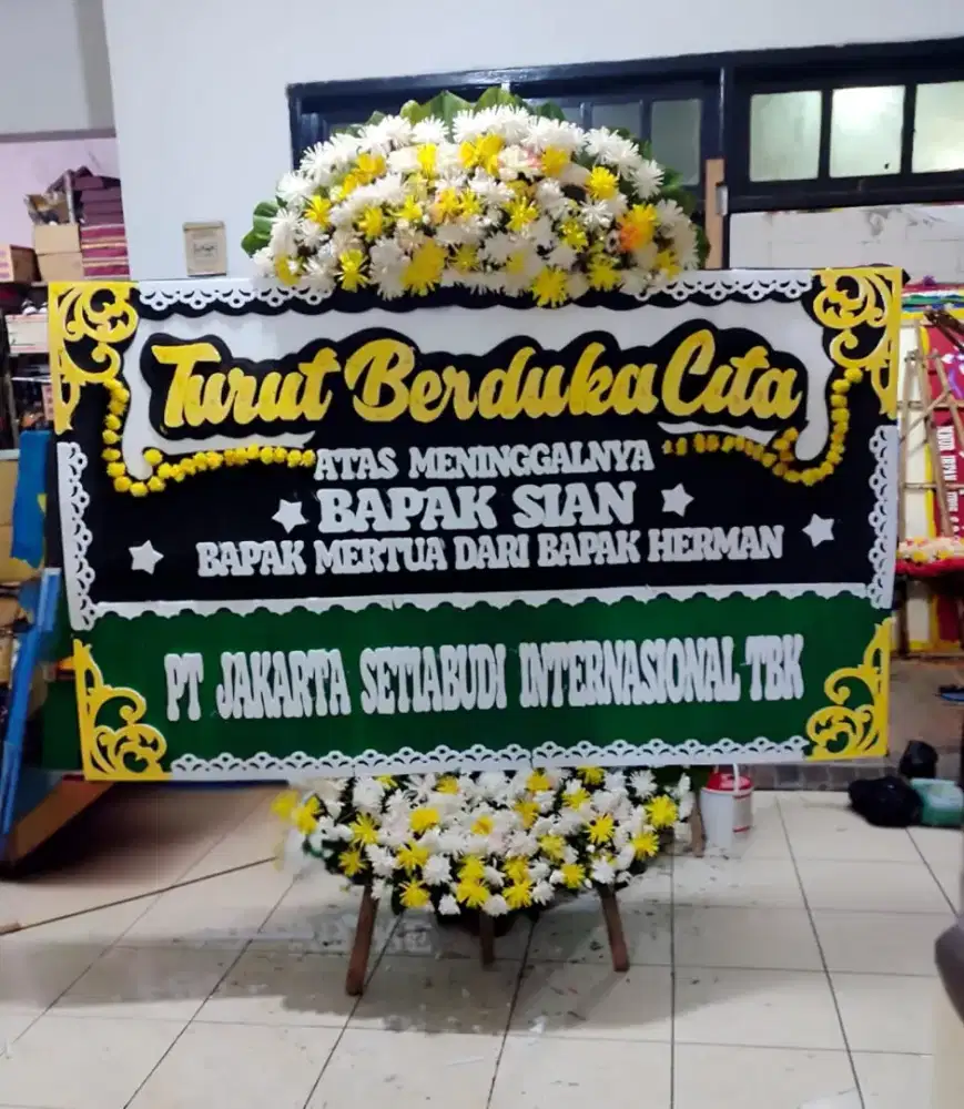 KARANGAN BUNGA PAPAN UCAPAN