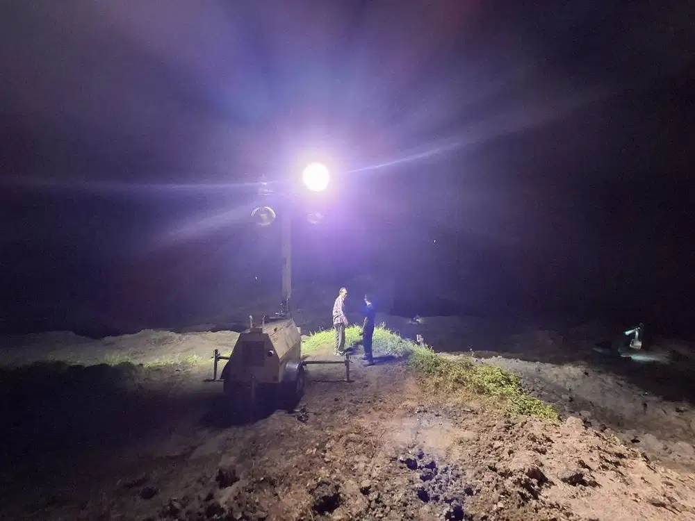 Sewa Lighting Tower Lamp 4 x 1000 Watt Rental Pengadaan