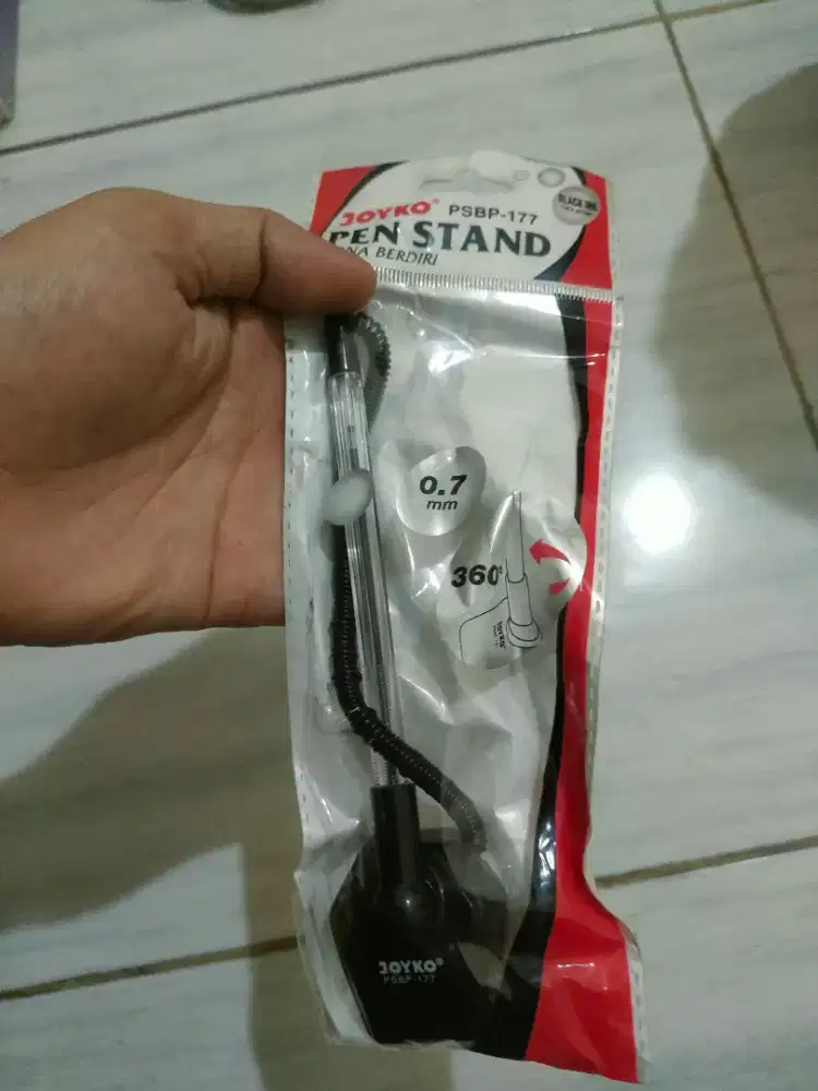 Joyko pulpen stand warna hitam