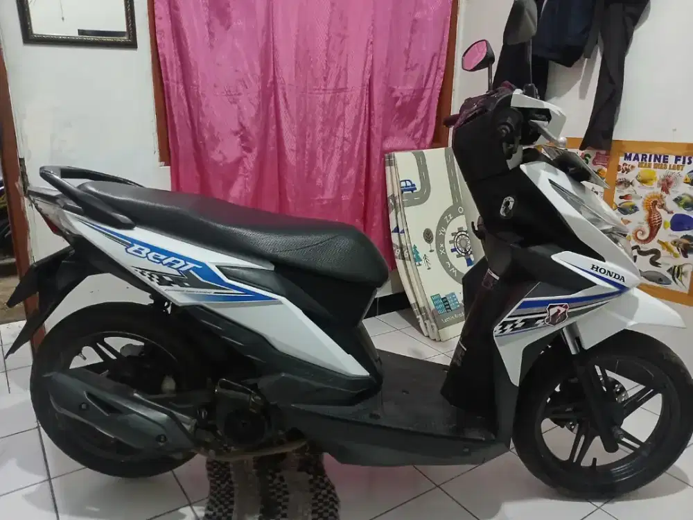 Dijual honda beat tahun 2018 mulus lengkap.