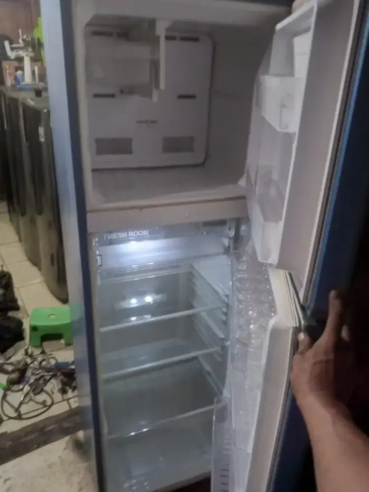 Jual bu kulkas 2 pintu normal no kendala merk SHARP