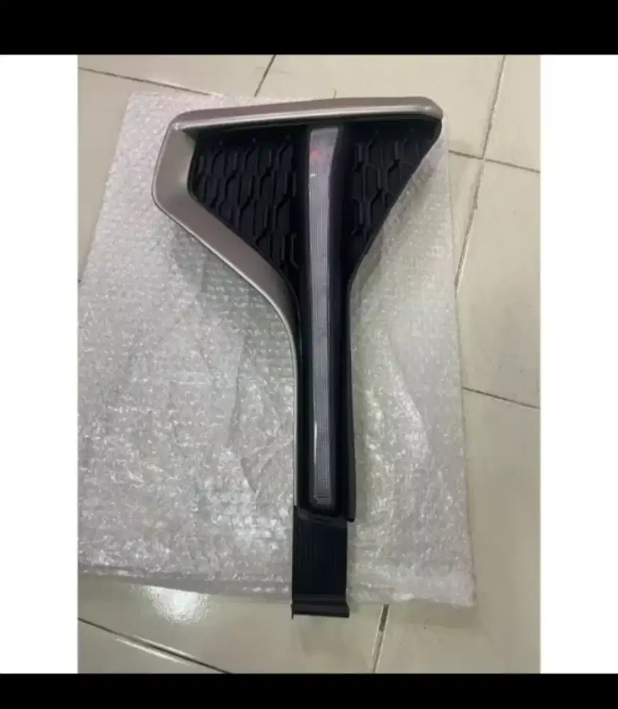 Lampu sein DRL toyota inova zenix