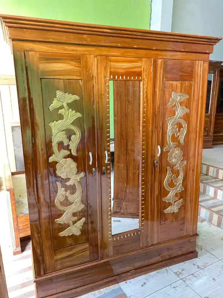 Lemari pakaian murah