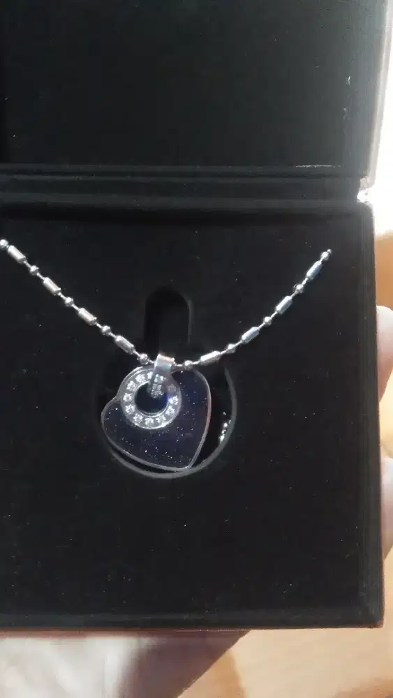 kalung kesehatan untuk wanita