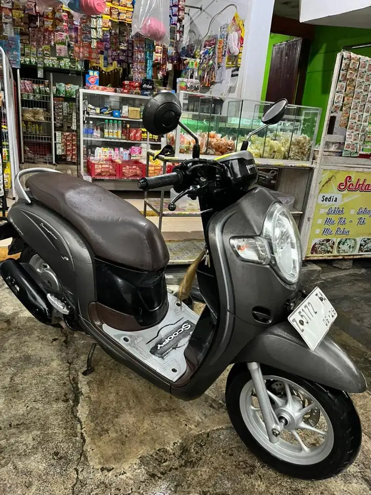 SCOOPY DONAT STAYLIST 2018 CBS ISS PLAT Z CIAMIS