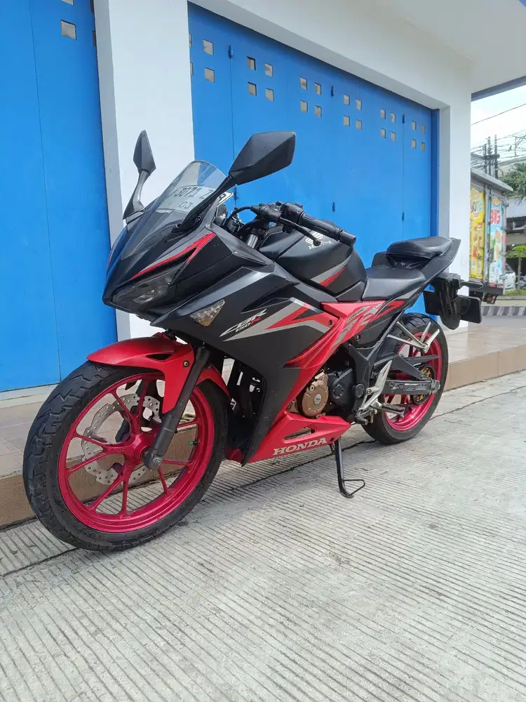 Honda CBR 150R 2020 mulus