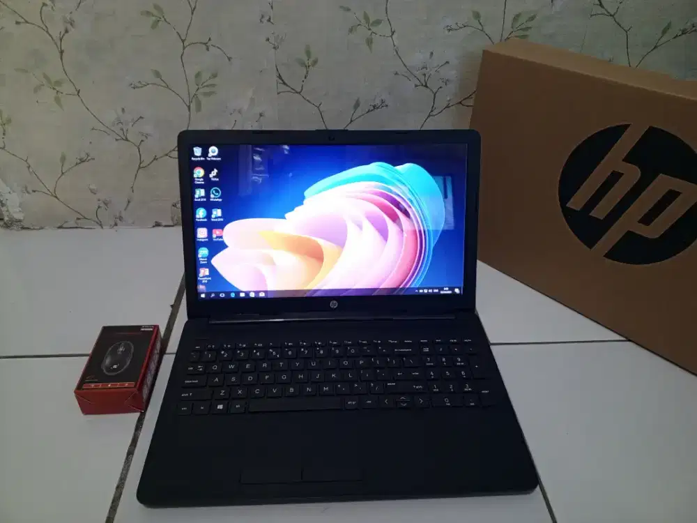 Di Jual Cepat Laptop HP 15, E2 gen 9, layar 16 inch, ram 8, normal