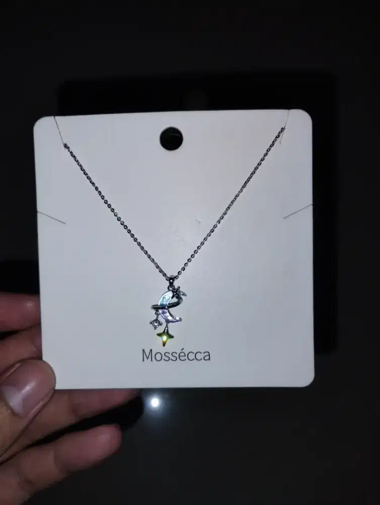 Kalung wanita mossecca